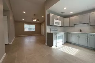 3166 SE Garden St, Stuart, FL 34997 - Photo 6