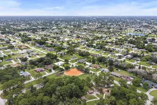 636 SW Eyerly Ave, Port Saint Lucie, FL 34983 - Photo 32
