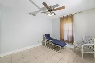 636 SW Eyerly Ave, Port Saint Lucie, FL 34983 - Photo 14