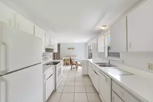 636 SW Eyerly Ave, Port Saint Lucie, FL 34983 - Photo 10