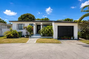 830 NE 135th St, North Miami, FL 33161 - Photo 1