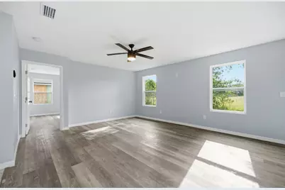 4327 Bessie Circle E, Jacksonville, FL 32209 - Photo 10