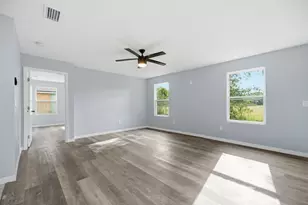 4327 Bessie Cir E, Jacksonville, FL 32209 - Photo 10