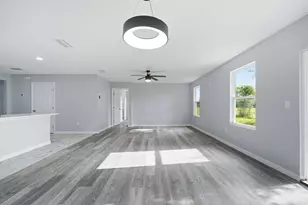 4327 Bessie Cir E, Jacksonville, FL 32209 - Photo 8