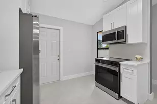 10924 Roebelini Palm Ct, Boynton Beach, FL 33437 - Photo 8