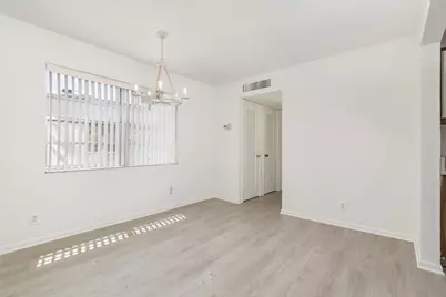 136 Flanders C, Delray Beach, FL 33484 - Photo 8