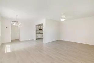 136 Flanders C, Delray Beach, FL 33484 - Photo 6