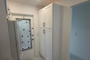 460 Paradise Isle Blvd, Hallandale Beach, FL 33009 - Photo 10