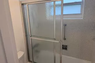 460 Paradise Isle Blvd, Hallandale Beach, FL 33009 - Photo 20