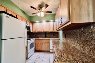 210 Easthampton I, West Palm Beach, FL 33417 - Photo 2