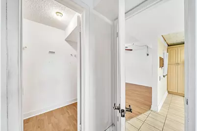 8980 S Hollybrook Boulevard #204, Pembroke Pines, FL 33025 - Photo 14
