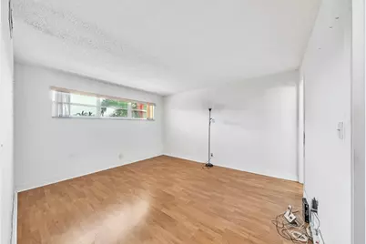 8980 S Hollybrook Boulevard #204, Pembroke Pines, FL 33025 - Photo 10
