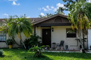 2522 SE Mariposa Ave, Port Saint Lucie, FL 34952 - Photo 2