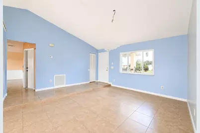 392 SE Crosspoint Drive, Port Saint Lucie, FL 34983 - Photo 6