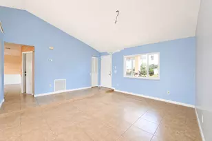 392 SE Crosspoint Dr, Port Saint Lucie, FL 34983 - Photo 6