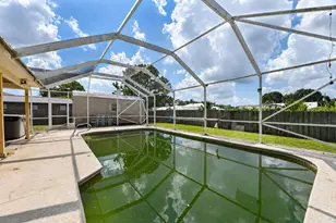 392 SE Crosspoint Dr, Port Saint Lucie, FL 34983 - Photo 28