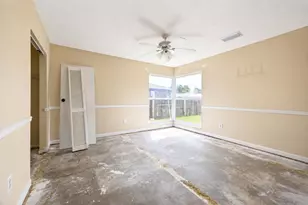392 SE Crosspoint Dr, Port Saint Lucie, FL 34983 - Photo 14
