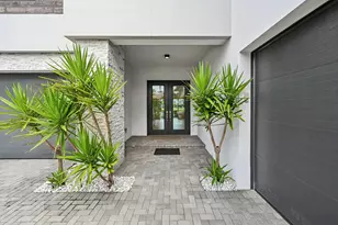 17070 Rainbow Fls Trl, Boca Raton, FL 33496 - Photo 2