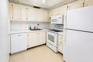234 Chatham L, West Palm Beach, FL 33417 - Photo 4