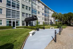 2333 Indian River Blvd, Vero Beach, FL 32960 - Photo 1