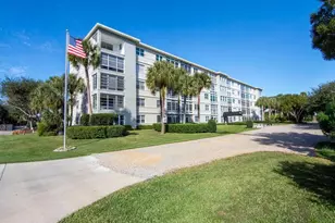 2333 Indian River Blvd, Vero Beach, FL 32960 - Photo 2