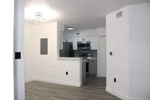 2820 N Oakland Forest Dr N, Oakland Park, FL 33309 - Photo 4