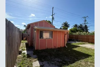 1009 S Pine Street, Lake Worth Beach, FL 33460 - Photo 14