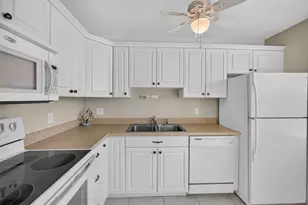 29 Colonial Club Dr, Boynton Beach, FL 33435 - Photo 20