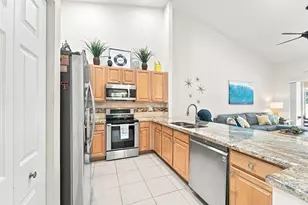 368 W Coral Trace Cir, Delray Beach, FL 33445 - Photo 2