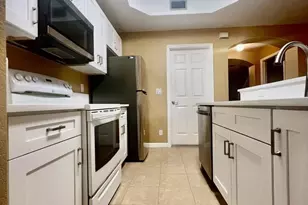 2920 Hidden Hills Rd, West Palm Beach, FL 33411 - Photo 10