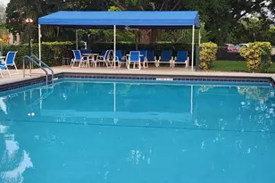 811 S Hollybrook Dr S, Pembroke Pines, FL 33025 - Photo 18