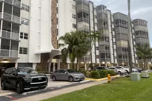 300 Diplomat Pkwy, Hallandale Beach, FL 33009 - Photo 2
