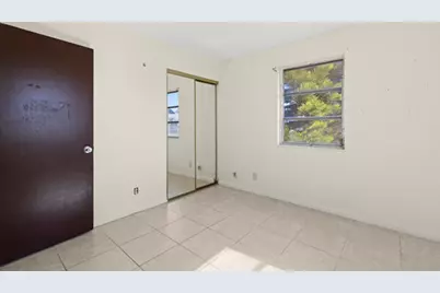 110 SW 12th Avenue, South Bay, FL 33493 - Photo 18