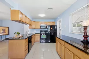 370 Orange Way, West Palm Beach, FL 33405 - Photo 4