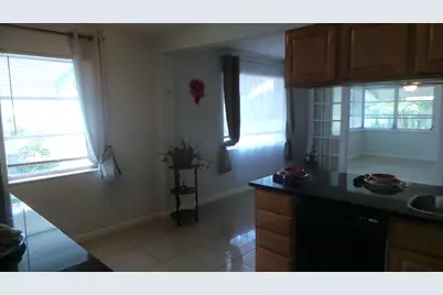 370 Orange Way, West Palm Beach, FL 33405 - Photo 4