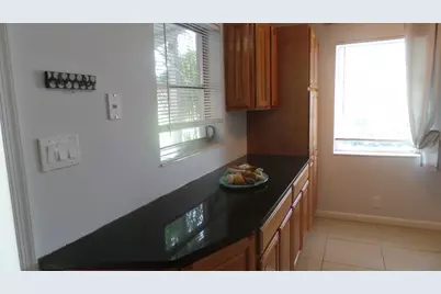 370 Orange Way, West Palm Beach, FL 33405 - Photo 6
