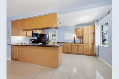 370 Orange Way, West Palm Beach, FL 33405 - Photo 2