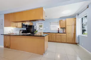 370 Orange Way, West Palm Beach, FL 33405 - Photo 2