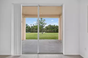 9810 SW Eastbrook Cir, Port Saint Lucie, FL 34987 - Photo 6