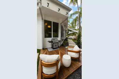 2571 Tigertail Avenue, Miami, FL 33133 - Photo 14