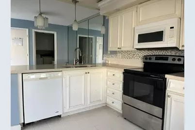 11 Amherst Court #D, Royal Palm Beach, FL 33411 - Photo 8