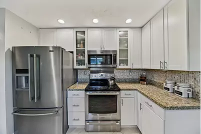 3652 NE 18th Avenue, Oakland Park, FL 33334 - Photo 14