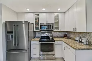 3652 NE 18th Ave, Oakland Park, FL 33334 - Photo 14