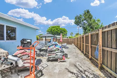1218 SW 2nd Avenue, Pompano Beach, FL 33060 - Photo 40