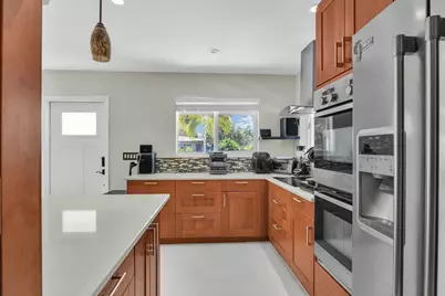 1218 SW 2nd Avenue, Pompano Beach, FL 33060 - Photo 4