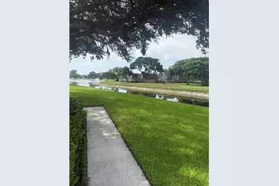 187 Charter Way, West Palm Beach, FL 33407 - Photo 2