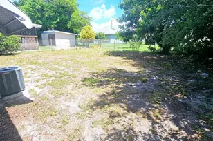 1556 W 20th St, Riviera Beach, FL 33404 - Photo 8