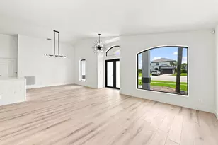 15931 Canosa Ct, Wellington, FL 33414 - Photo 4