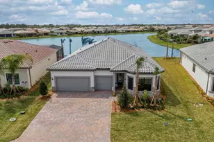 818 SE Courances Dr, Port Saint Lucie, FL 34984 - Photo 1