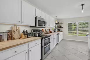 5758 Benbow Ct, Port Saint Lucie, FL 34986 - Photo 10